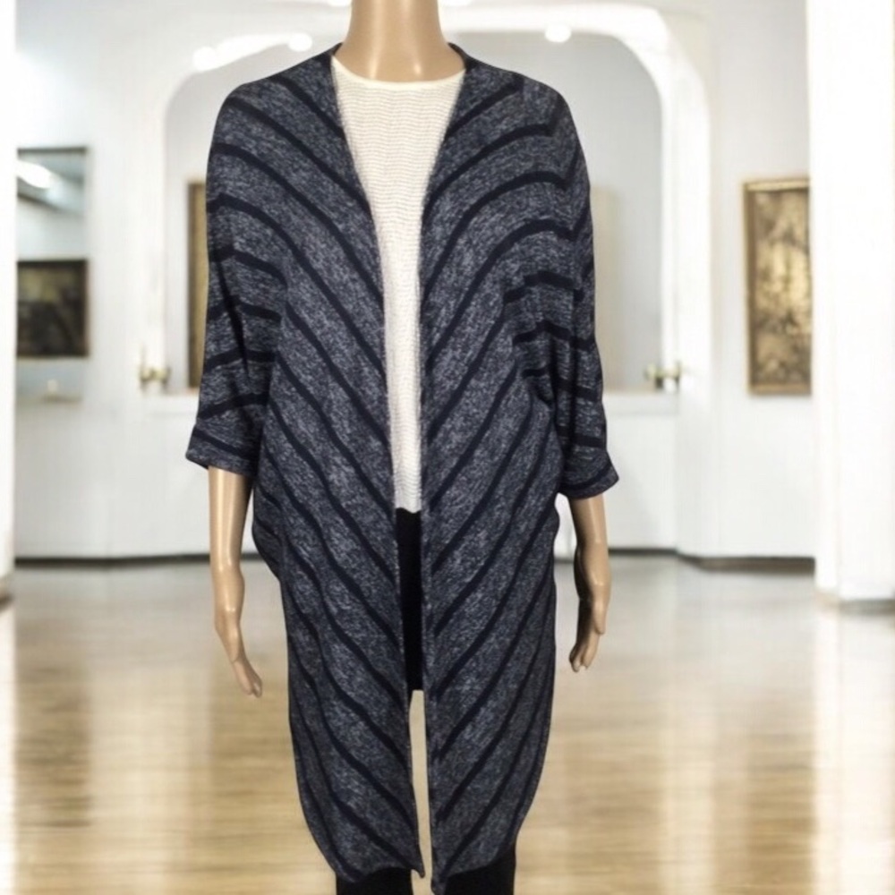 RW&CO. Long Open Style Grey/Black Batwing Sweater 3/4 Sleeves